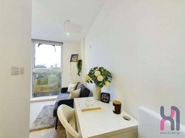 Studio for rent in Salford, Greater Manchester