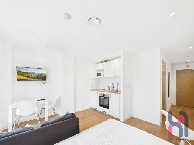 Studio for rent in Salford, Greater Manchester