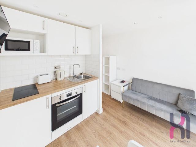 Studio for rent in Salford, Greater Manchester