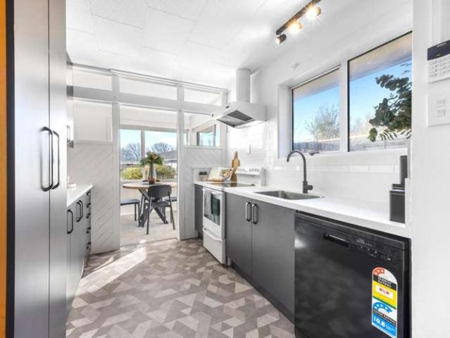 House for sale in Chaslands, Canterbury