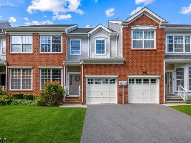 Townhouse for sale in Parsippany, New Jersey