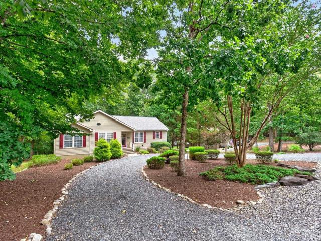 House for sale in Lake Monticello, Palmyra