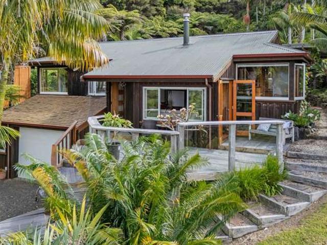 House for sale in Cooks Beach, Waikato