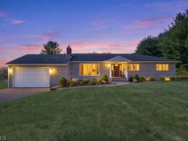 House for sale in Pittstown, New Jersey