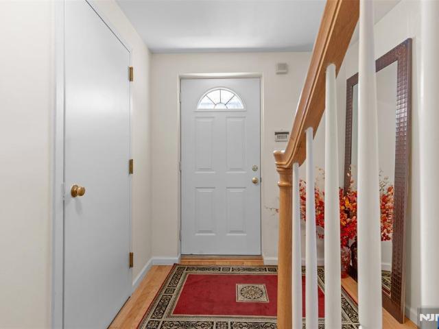 Townhouse for sale in Elmwood Park, New Jersey