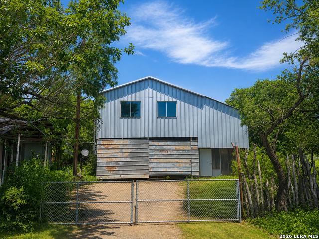 House for sale in Knippa, Texas