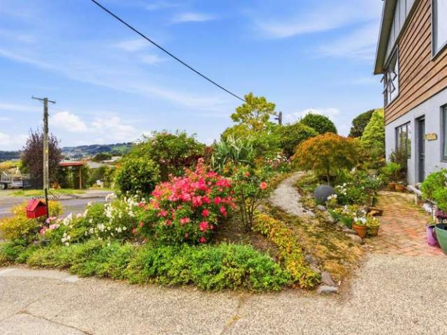 House for sale in Otakou
