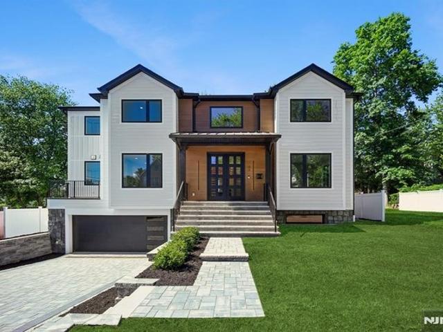 House for sale in River Edge, New Jersey