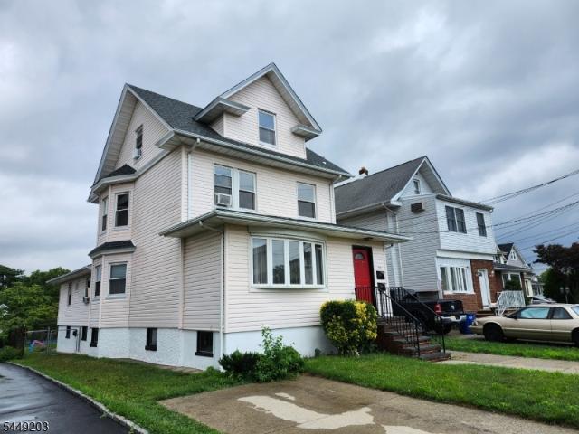 House for sale in Lyndhurst, New Jersey