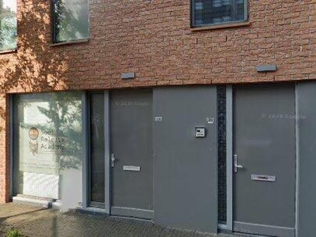 Bedrijfspand te huur in Voorhof, Delft