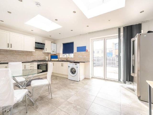 House for rent in London Borough of Newham, Greater London