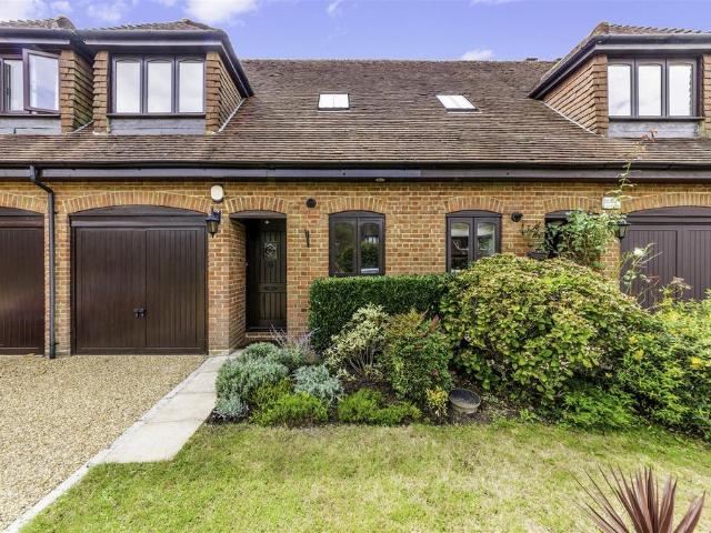 House for rent in Walton On The Hill, Reigate and Banstead