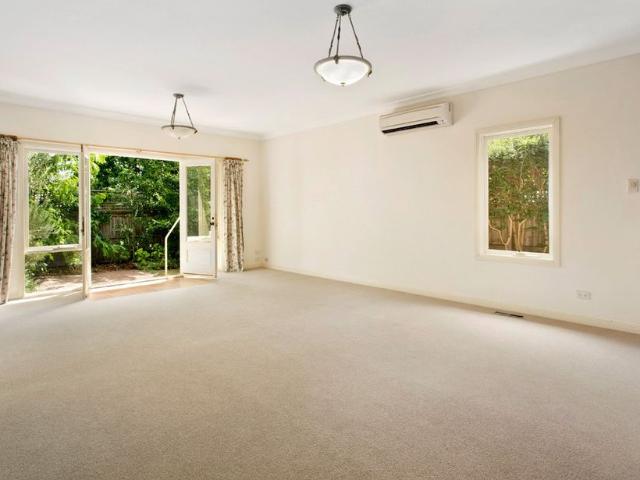 Townhouse for rent in Camerons Creek, Victoria