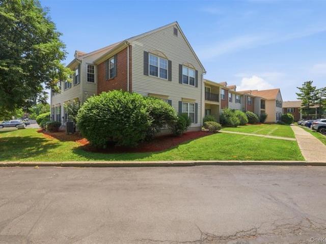 Condo for sale in Washingtonville, New York