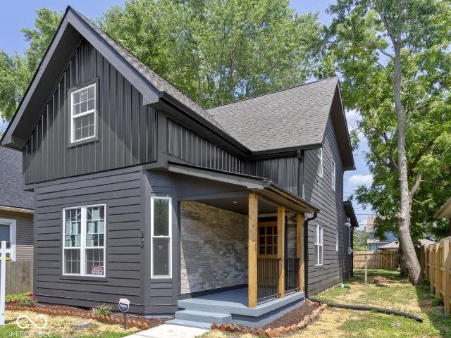 House for sale in Near Eastside, Camby