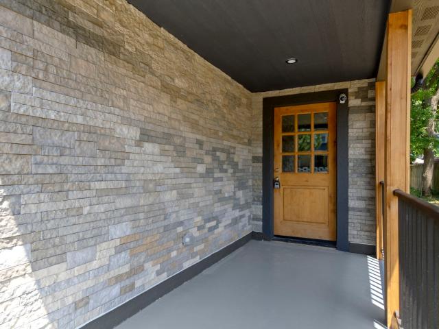House for sale in Near Eastside, Camby