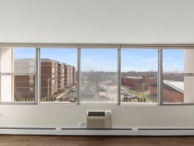 Condo for sale in Lombard, Illinois