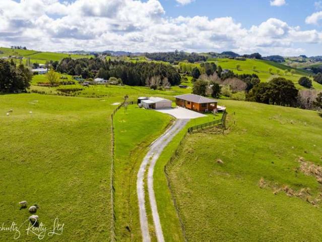 House for sale in Maungaturoto, Northland