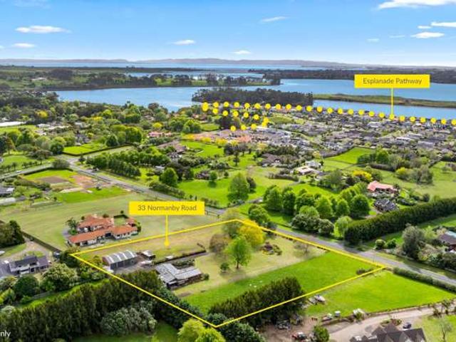 Property for sale in Awhitu
