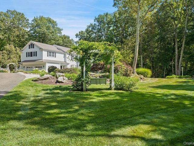 House for sale in Scotts Corners, Town of Pound Ridge