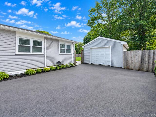 House for sale in Middle Island, Town of Brookhaven