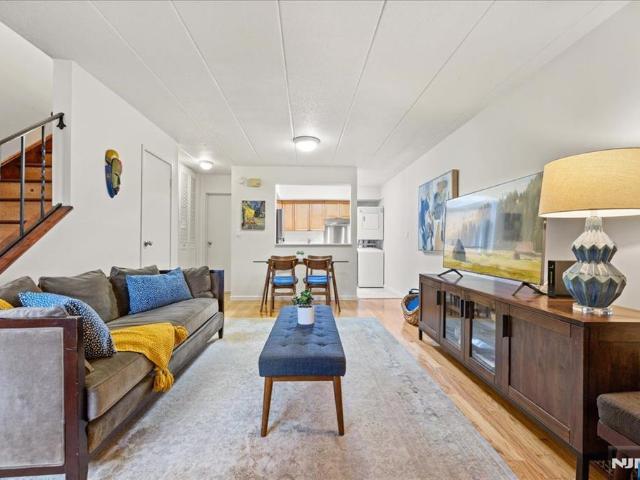 Townhouse for sale in Hackensack, New Jersey