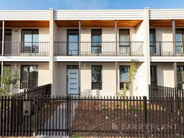 House for rent in Sunshine North, Victoria