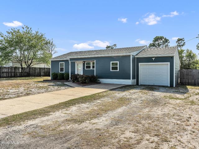House for sale in Hubert, North Carolina
