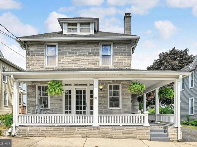 House for sale in Akron, Pennsylvania