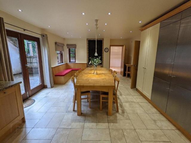 House for rent in Holywood