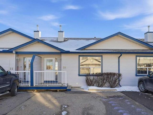 House for sale in Airdrie, Alberta