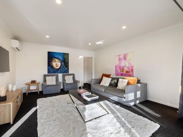 Townhouse for rent in Heathcote, Canterbury