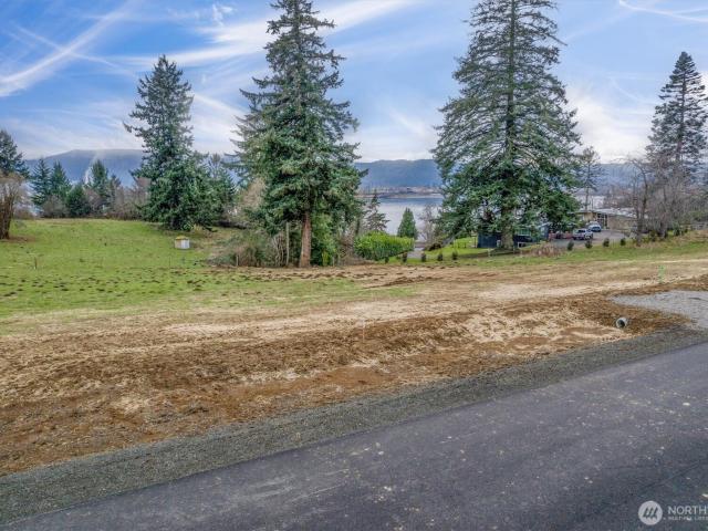 Land for sale in Cathlamet, Washington