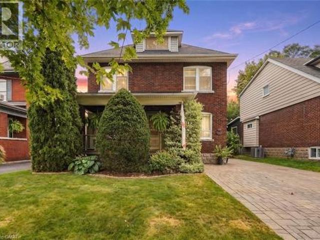 House for sale in Ancaster, Ontario