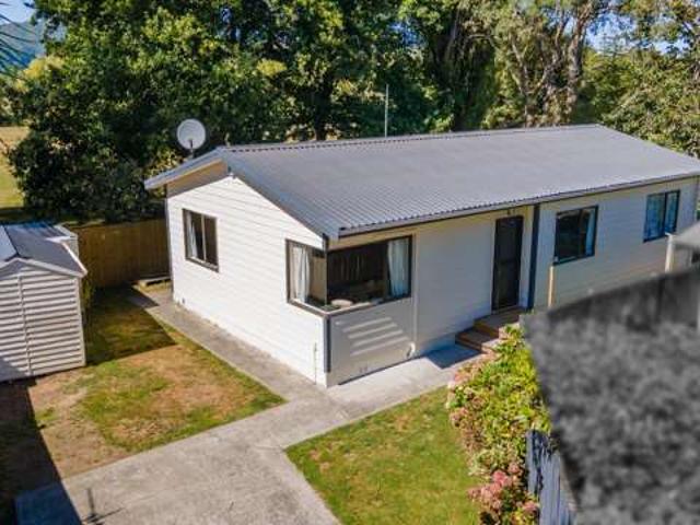 House for sale in Days Bay, Wellington