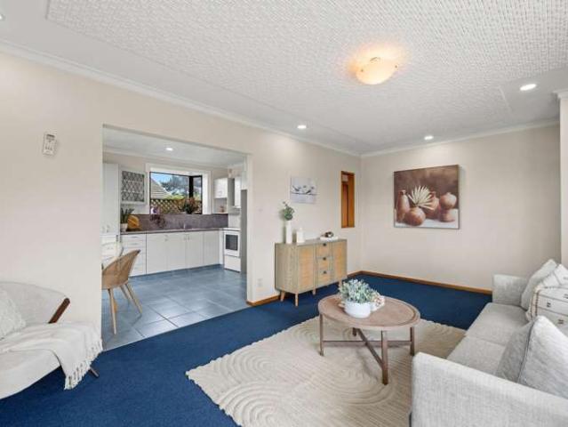House for sale in Chaslands, Canterbury