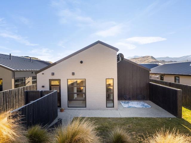 Apartment for rent in Lake Hayes Estate, Queenstown-Lakes District