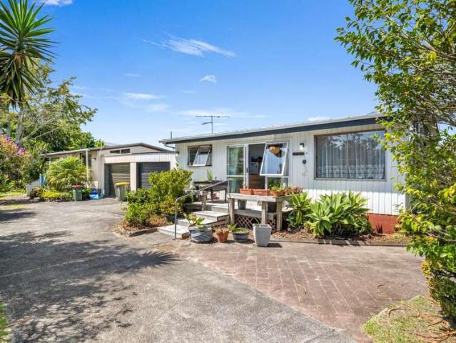 Apartment for sale in Whangaparaoa