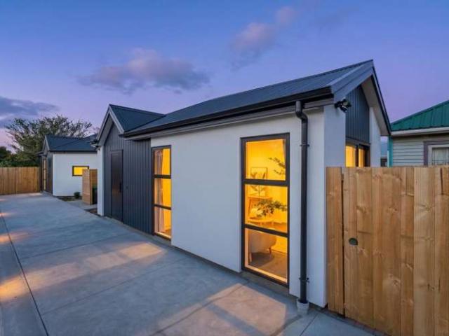 House for sale in Chaslands, Canterbury