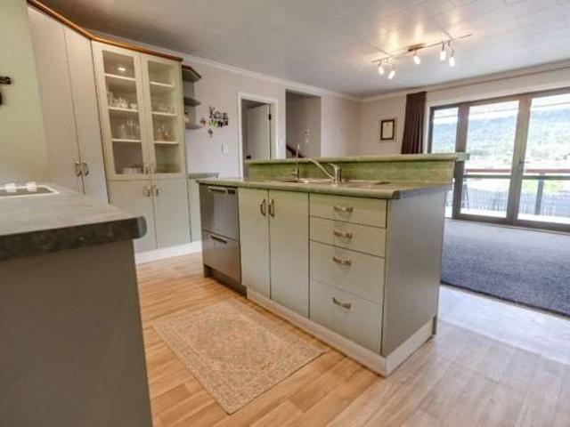 House for sale in Dunollie, West Coast