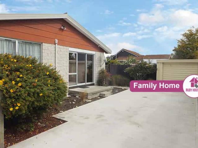 House for rent in Chaslands, Canterbury