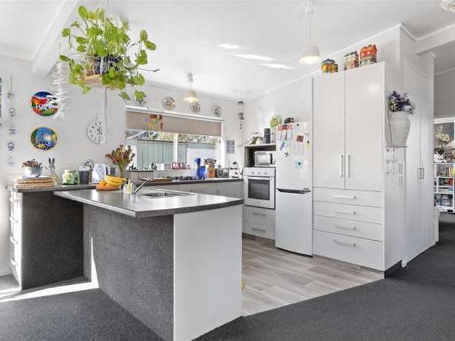 House for sale in Fairdown, West Coast