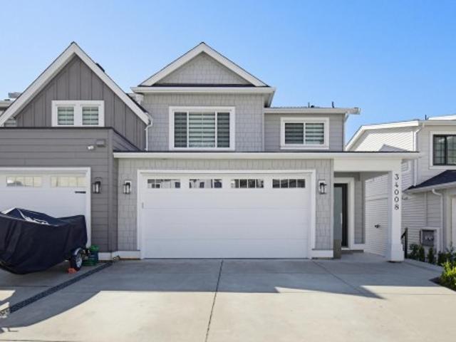 Duplex for sale in Mission, British Columbia