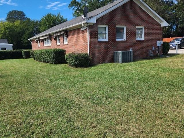 Commercial for sale in College Park, Ettrick