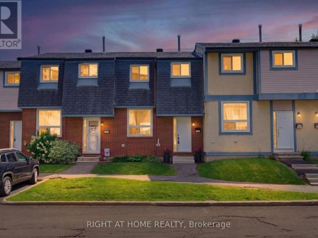 Townhouse for rent in River, Ottawa