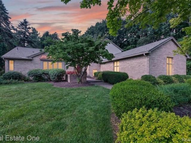House for sale in Rochester Hills, Michigan