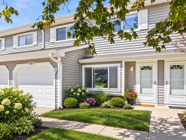 Townhouse for sale in Gurnee, Illinois