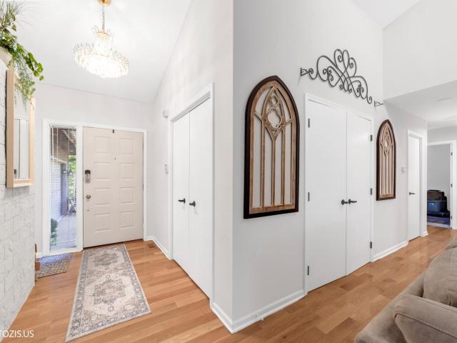 House for sale in Haryan Farms, Grayslake