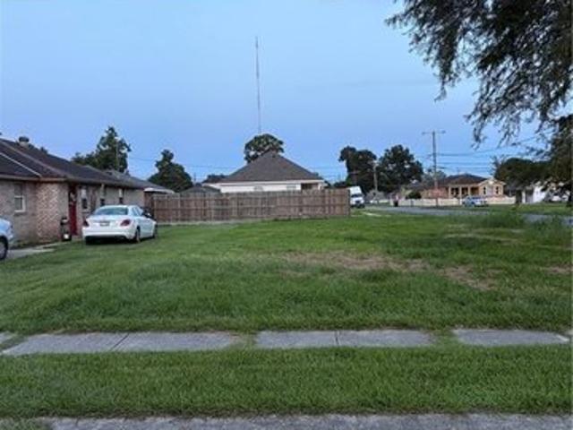 Land for sale in Chalmette, Louisiana