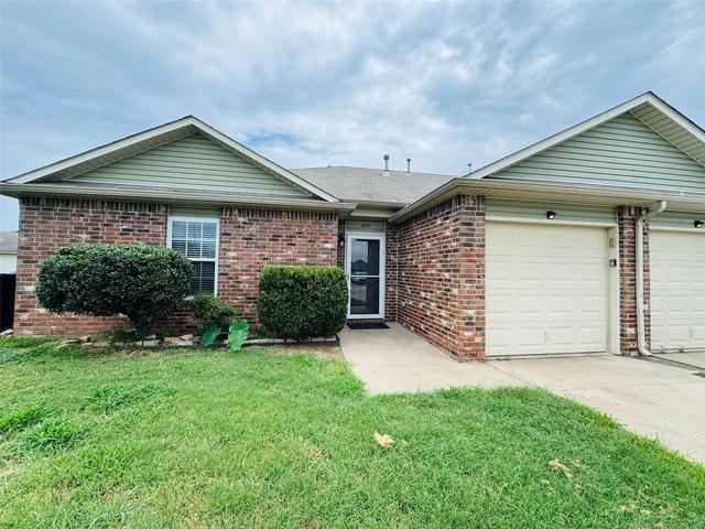 Townhouse for sale in Broken Arrow, Oklahoma